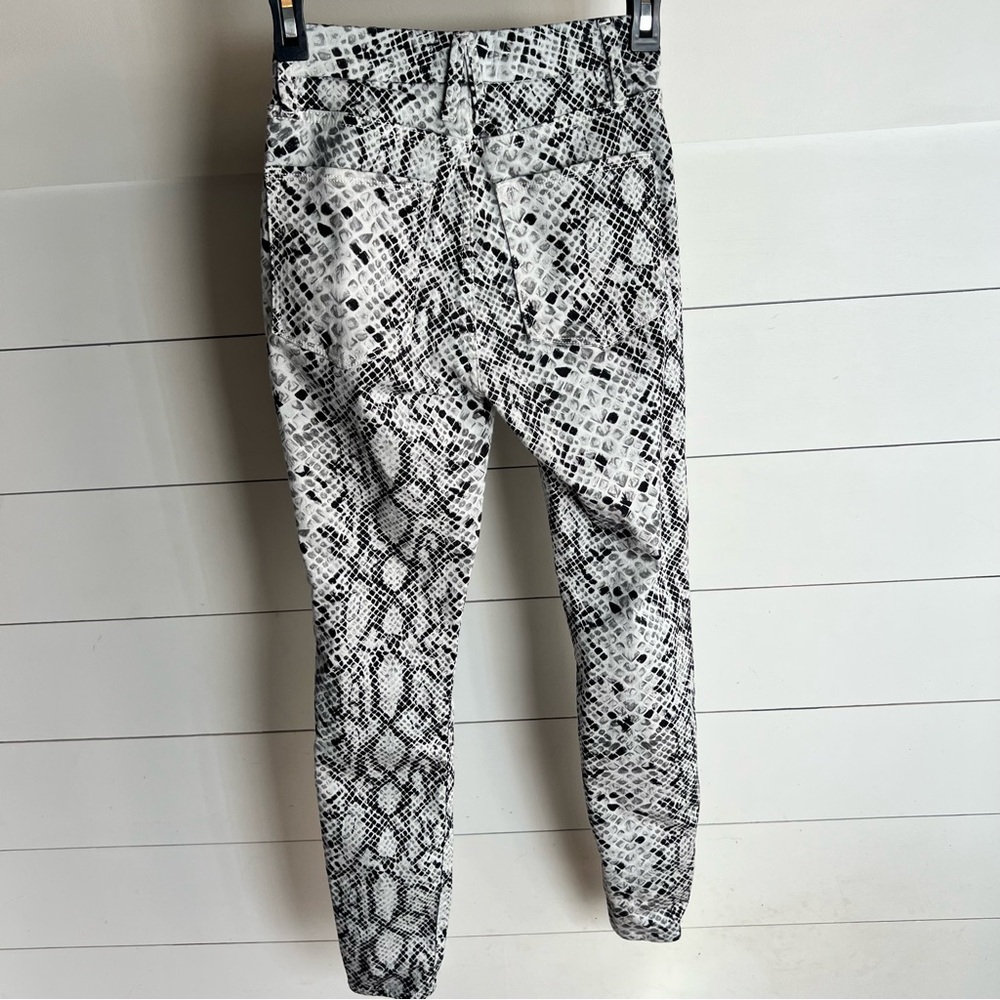 Good American Women’s Snake Python Print Skinny P… - image 4